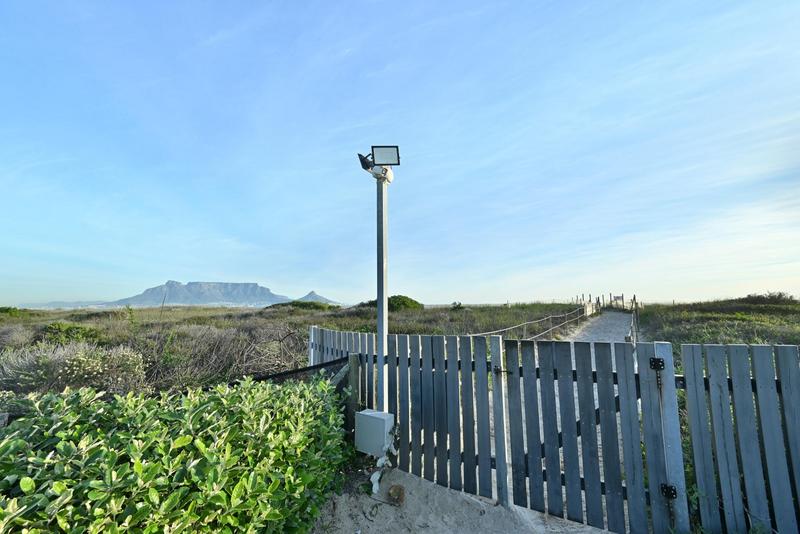 To Let 3 Bedroom Property for Rent in Dolphin Beach Western Cape